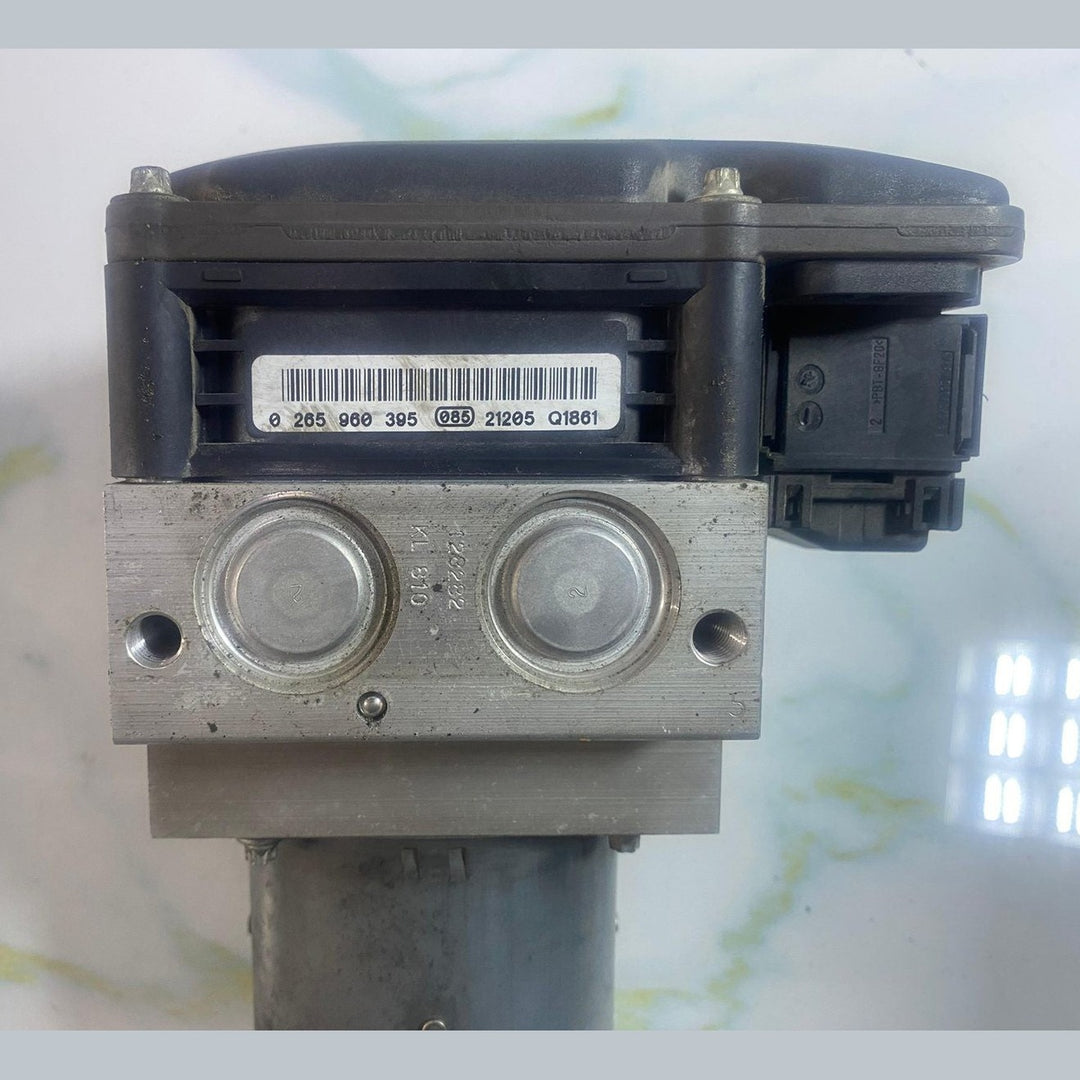 2007-2014 BMW X5 ABS DSC Hydraulic Pump Control Module 6854702