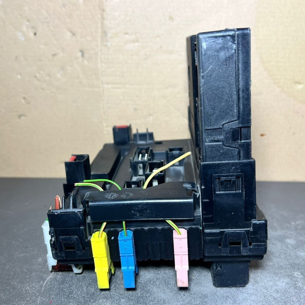 Mercedes Benz W221 Rear Sam Fuse Box Relay Control A221 9006902  A221 9003602