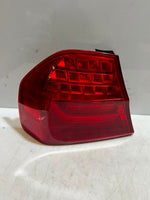 Bild in die Galerieansicht laden, 2008-2011 BMW 3 Series E90 and E91 328i REAR Tail Light SET LED 7154156 7154155