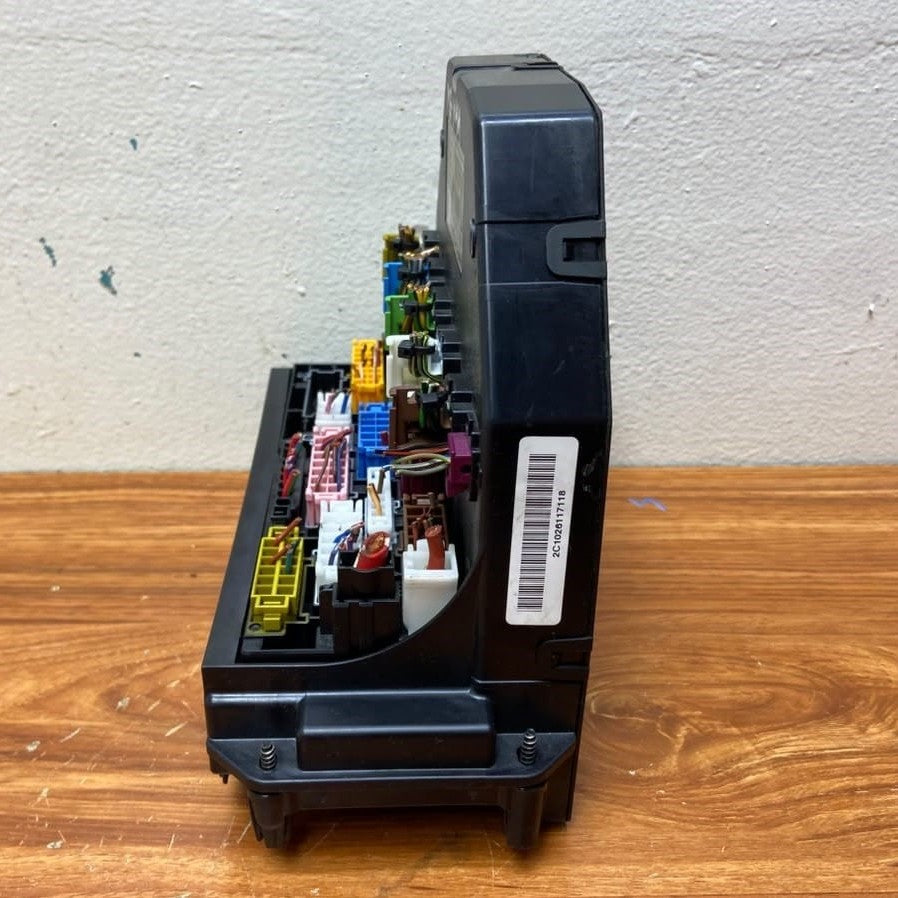 Mercedes-Benz X204 GLK Fuse Box Sam Relay Control Module Front A2129008207 W212