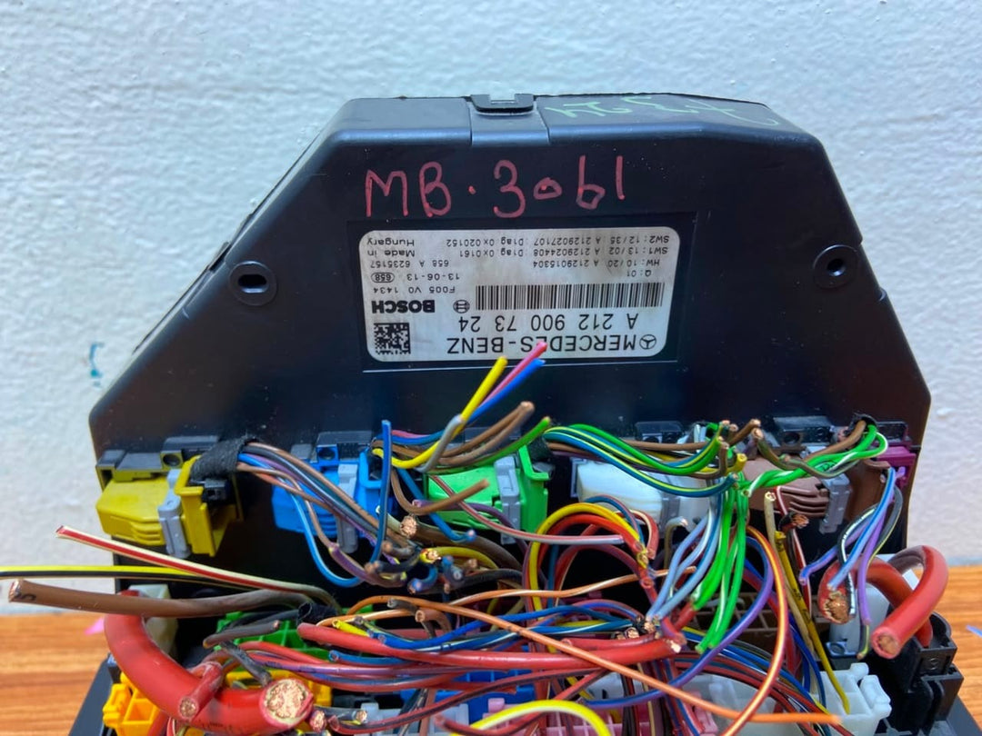 2011-2015 Mercedes SLK Fuse Box Control Unit A2129007324 SLK R172 E-Class W212