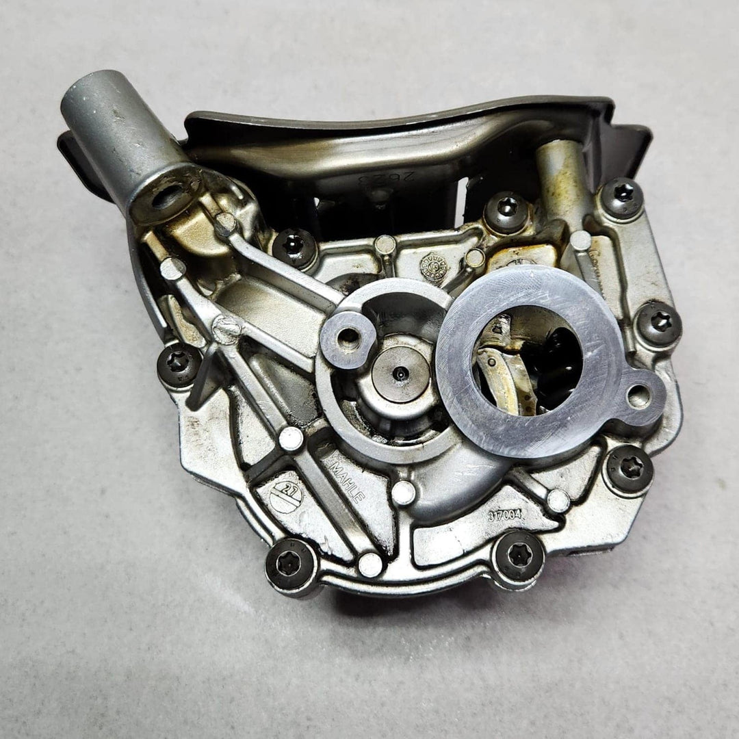 7648256 BMW X5 Engine Oil Pump 650i F12 2014-2018 OEM
