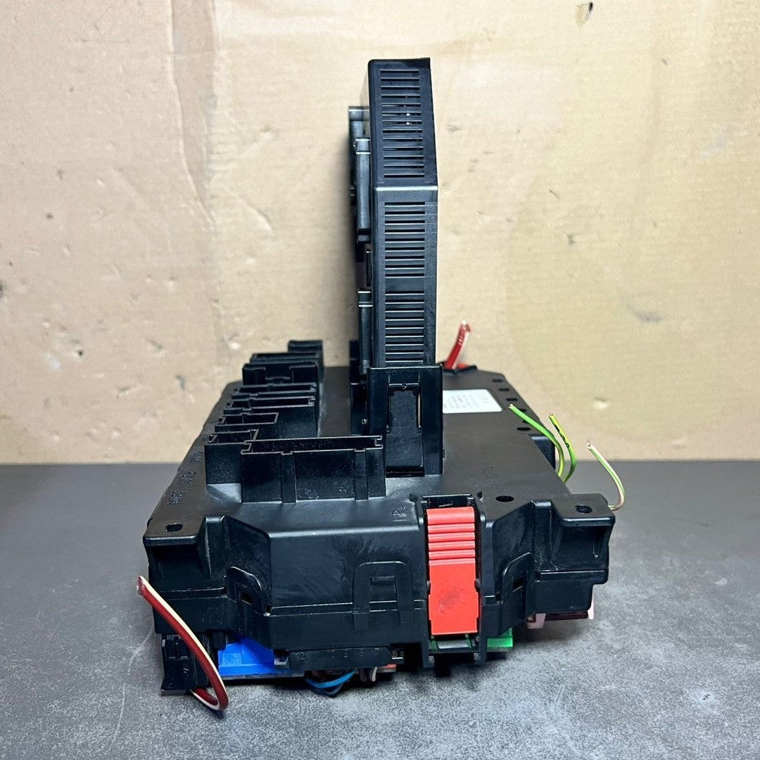 Mercedes W221 S-Class Front Fuse Relay Box SAM Control A221 5404550 \ 2215401001