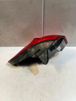Bild in die Galerieansicht laden, 2014 BMW 5 Gran Turismo 507 LCI Rear Right Tail Light BACK LIGHT 7306166 OEM