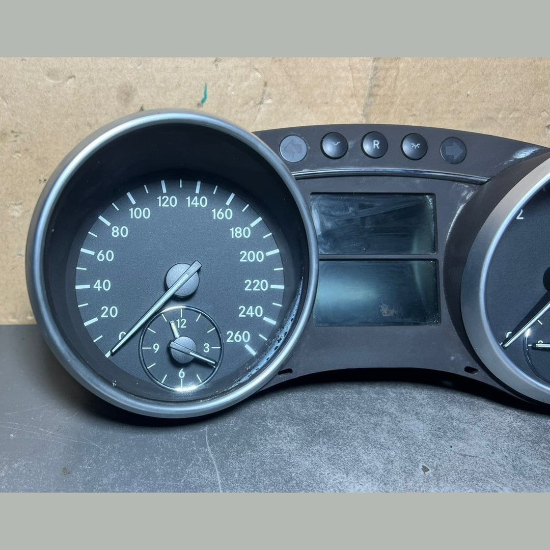 07-13 Mercedes-Benz W164 GL ML Instrument Cluster Speedometer A164 5403347 OEM