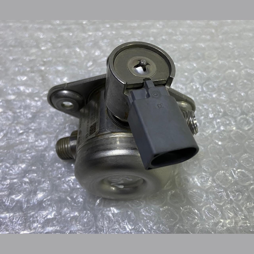 OEM BMW F20 F22 F11 Petrol N55 High Pressure Fuel Injection Pump 7610761 BOSCH