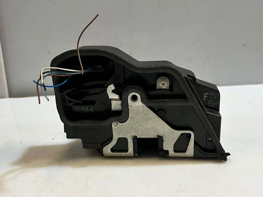 BMW E92 E60 E61 E65 E81 E87 E90 F20 Door Lock Actuator Front Right 7202144 OEM