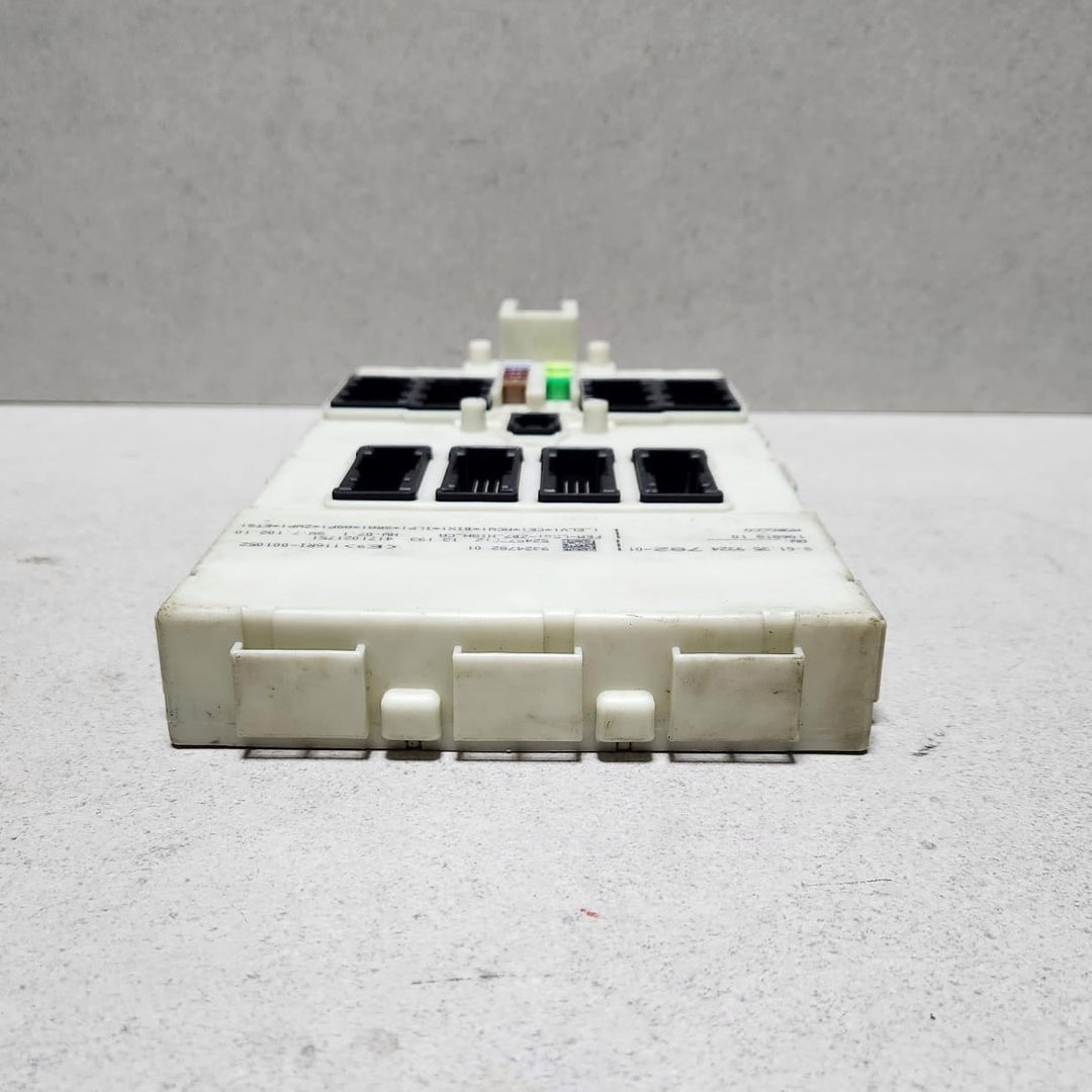 2012-2016 BMW 320i Front Electronic Module 9324782 3 Series 320i 328i 328d
