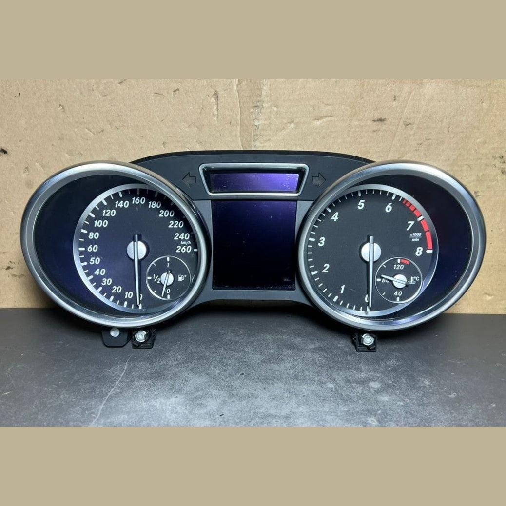 13-16 Mercedes-Benz W166 GL GLE Instrument Cluster Speedometer A166 9007110 OEM