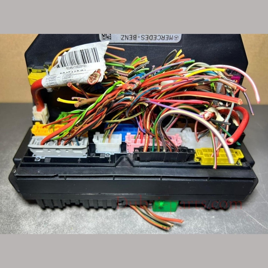 10-16 Mercedes-Benz W212 W204 Front SAM Module Relay Fuse Box A212 9008307 OEM