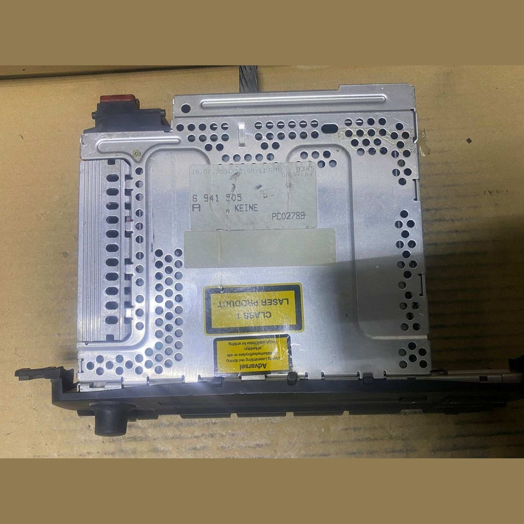 02-06 BMW 325i Radio AM FM Business Single Disc CD Player 6941505