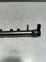 Bild in die Galerieansicht laden, BMW 1' F10 F30 E90 E81 E87 N47 2.0L Fuel Injection Rail With Sensor 7809127 OEM