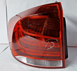 Bild in die Galerieansicht laden, BMW X1 E84 LCI REAR OUTER LIGHT DRIVER Left OEM 2990109