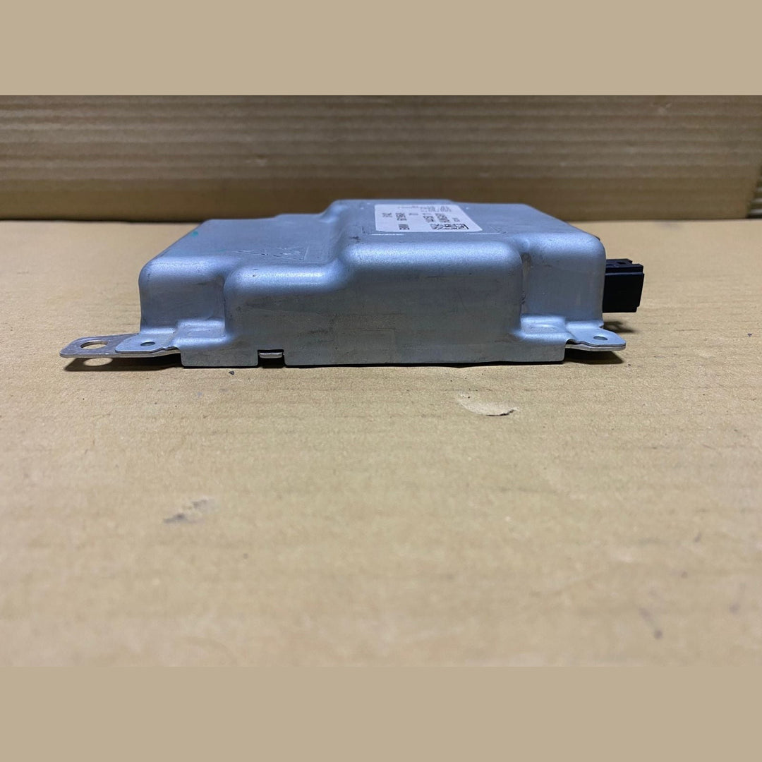 BMW G30 G31 G32 and 7 Series G11 G12 Battery Charging Control Module 9384116 OEM