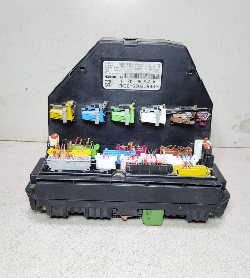 Mercedes-Benz Front Sam Fuse Box Control Module A2129004811 W204 C-Class  W207