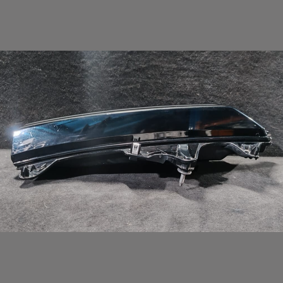 BMW XM OEM  TRUNK  RIGHT SIDE BACK OR TAIL LIGHT LED - 1278.306.0000.00