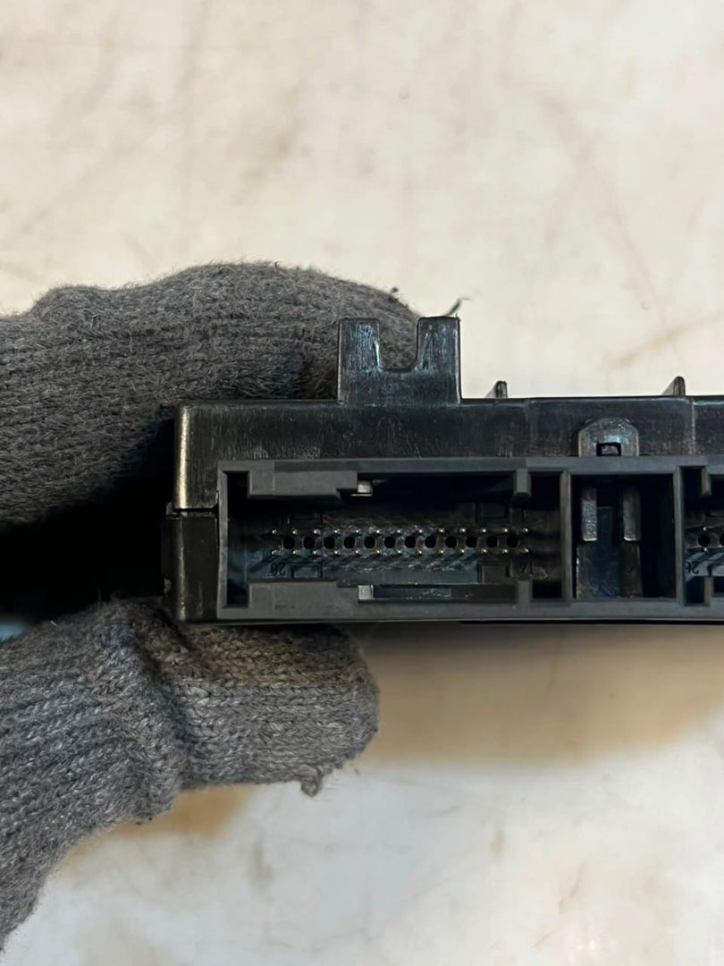 2013-2016 BMW 3 Series F30, F31 F35 320i AC Heater Climate Control Unit 9311850