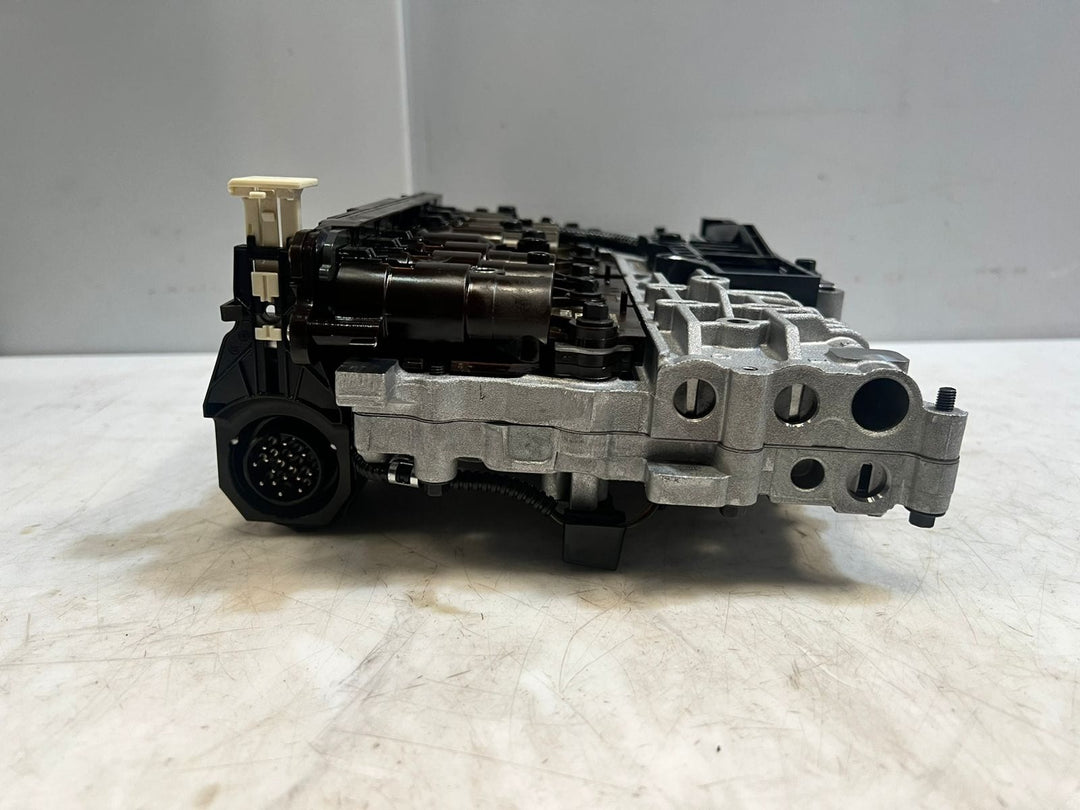 2004-10 BMW 325i E81 E90 E91 E84 E83 Automatic Transmission Valve Body 24242994