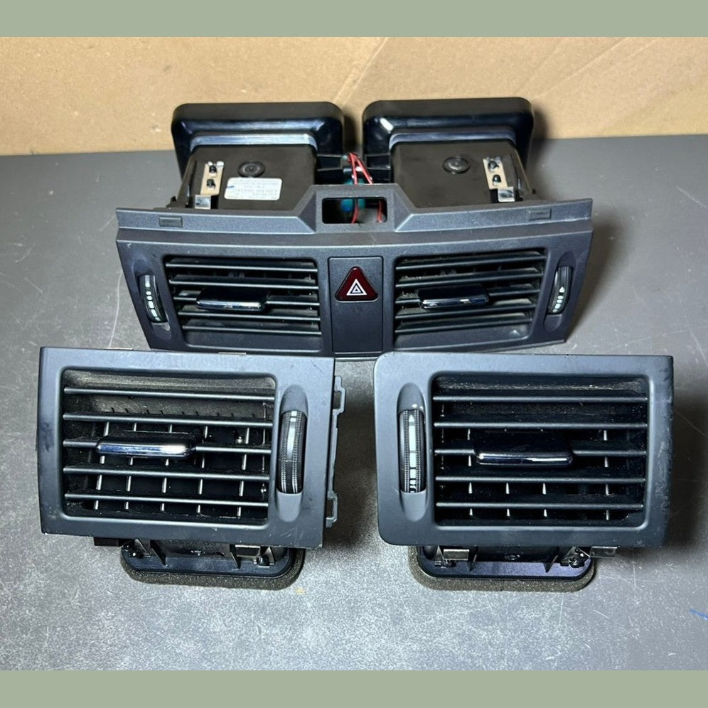 08-10 Mercedes W204 C-Class Front Center Dashboard  Heater A/C Air Vent Set RHD