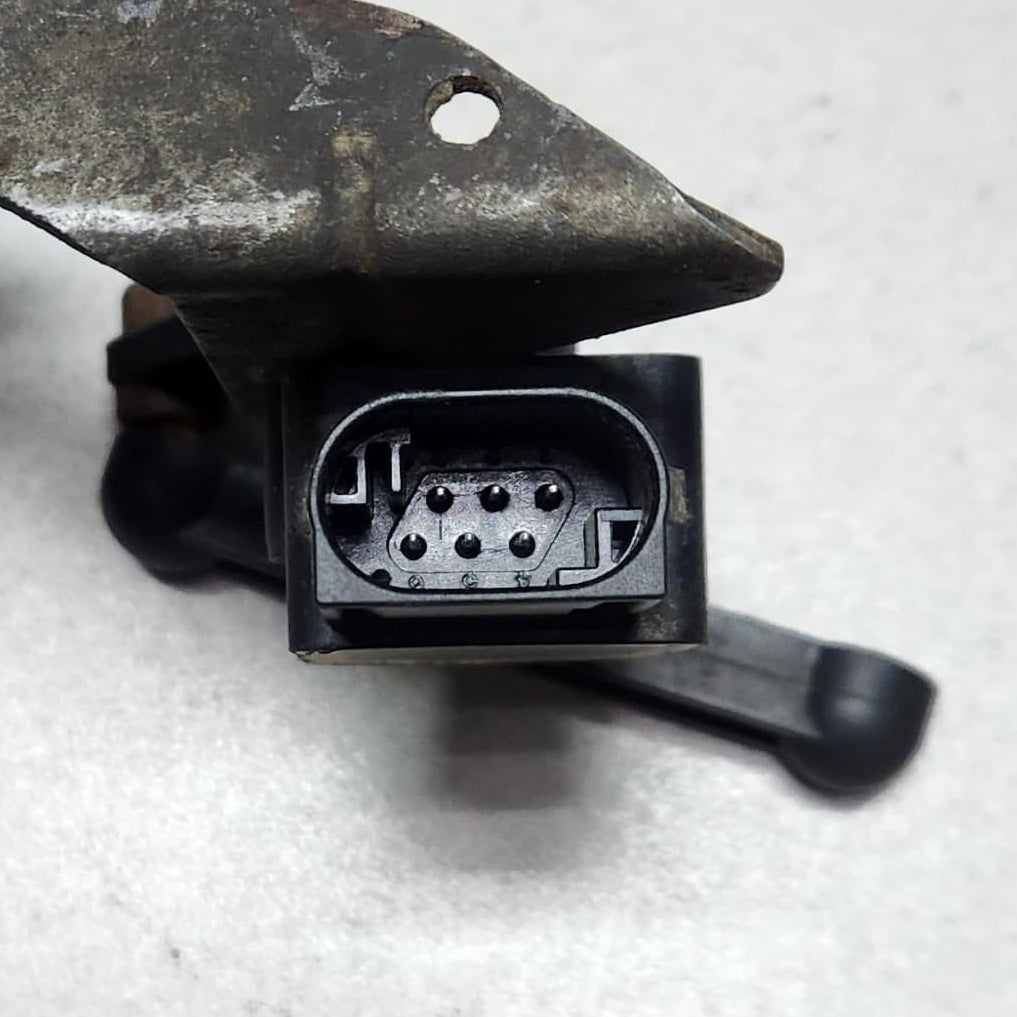 BMW Headlight Level Sensor Front 6853754  3 Series E90 E91 E92 X1 E84 and X5