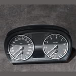 Bild in die Galerieansicht laden, BMW 3 E90 E91  SPEEDOMETER / INSTRUMENT CLUSTER - 9242344
