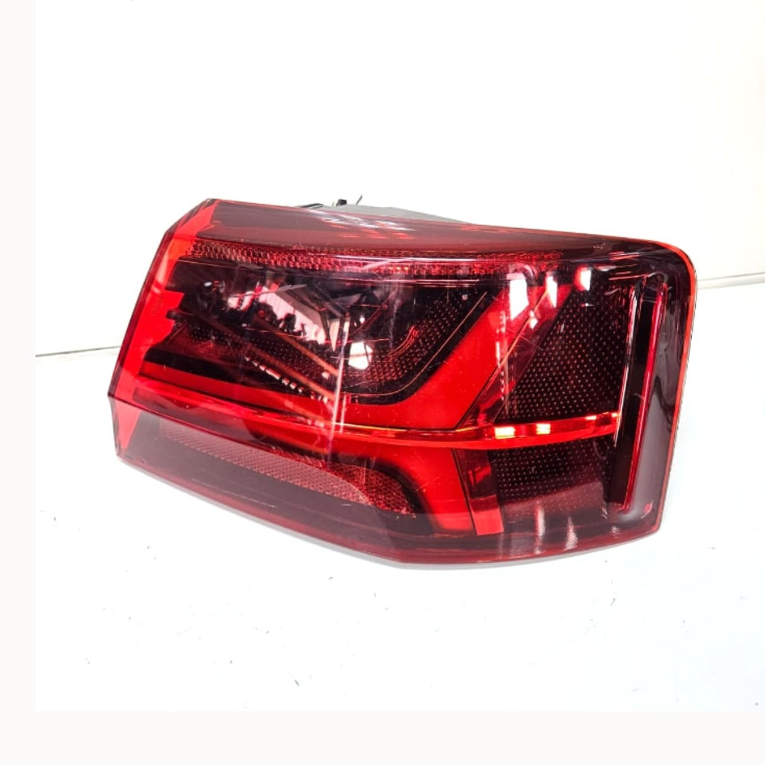 90053943-2011-2018 Audi A6 S6 C7 4G sedan Models Taillight Right Side OEM