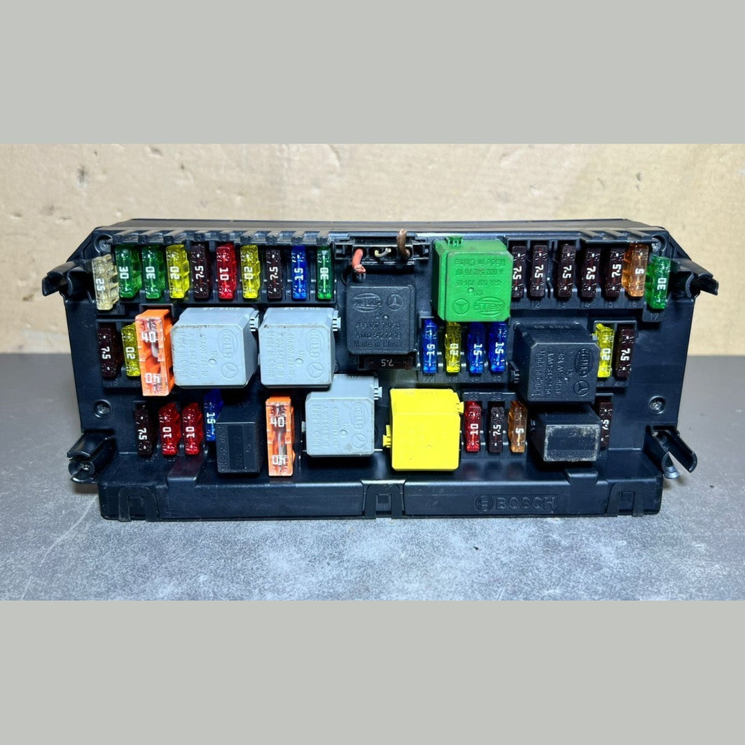 10-16 Mercedes-Benz W212 W204 Front SAM Module Relay Fuse Box A212 9009908 OEM