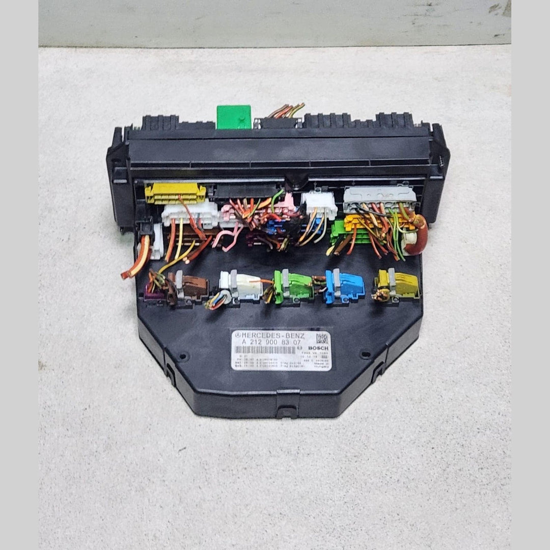 2010-16 Mercedes E-Class Front Sam Control Fuse Box Module A2129008307 W212 W204