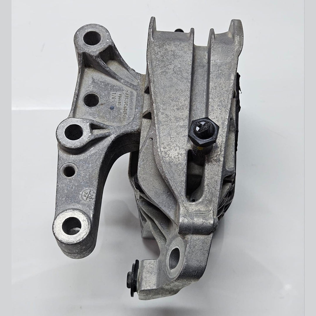 9423376-2024 BMW X1 U11 B38N Engine Mount Right Side OEM
