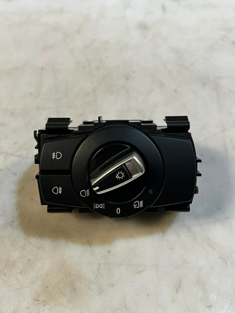 2007-2013 BMW  3 Series E90 and E91 328i Headlight Switch 9169404 OEM