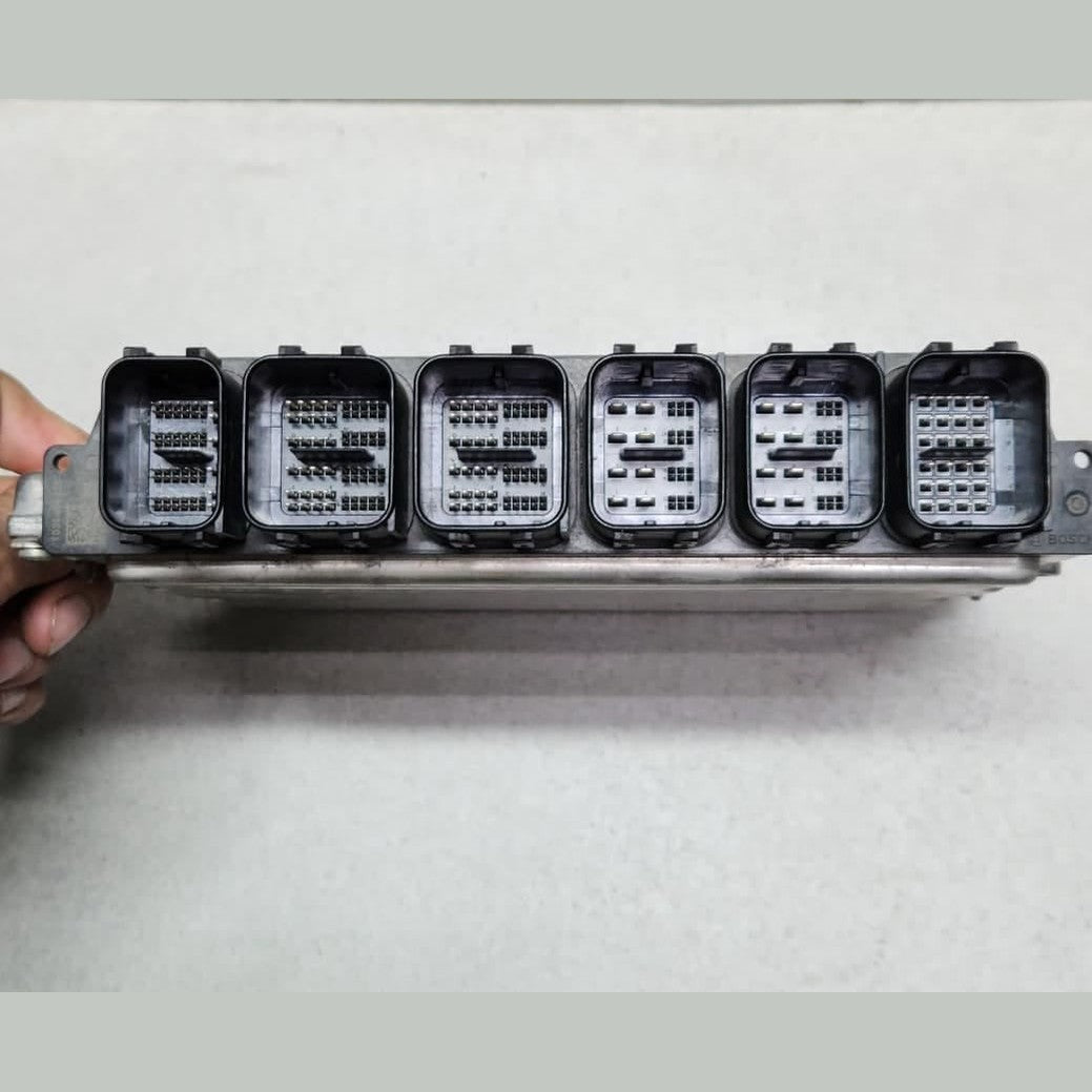 2015 BMW 740Li Engine Control Unit 8661692 740i 740Li G11 G12 OEM
