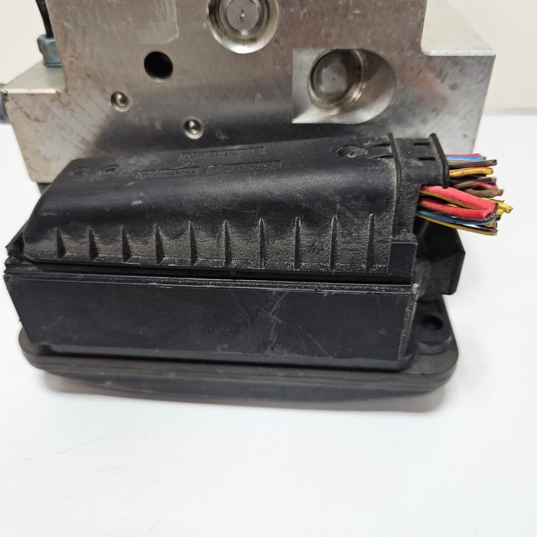 2008-2016 BMW 7 Series F01 F02 730D 750i F10 Abs Pump 6792478