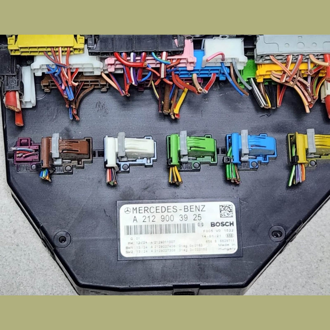Mercedes-Benz E GLK C Sam Control Module Front A2129003925 E-Class W212 GLK204
