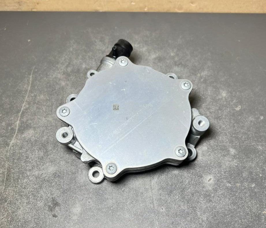 14-18 Mercedes W246 CLA B-Class OM270 Cylinder Head Vacuum Pump A270 1800901 OEM