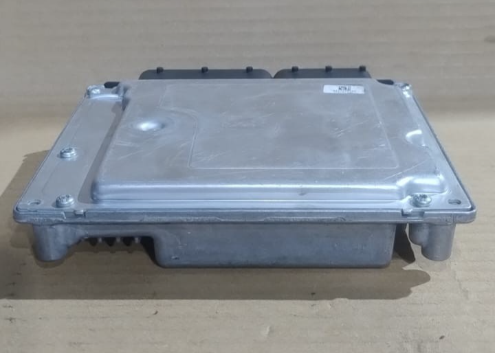 BMW 1 SERIES E87 DIESEL ENGINE CONTROL ECU DME BOSCH 0281017551 -8512499