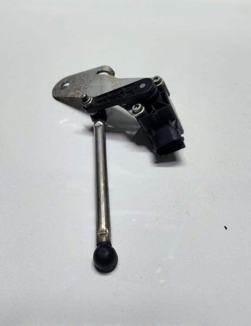 1997-2008 BMW 323i Headlight Level Sensor 1093697 E38 E39 E46 E60 E61 OEM