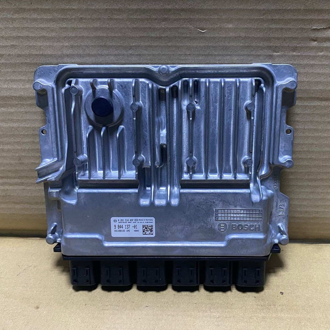 BOSCH BMW Engine Control Unit 9844137