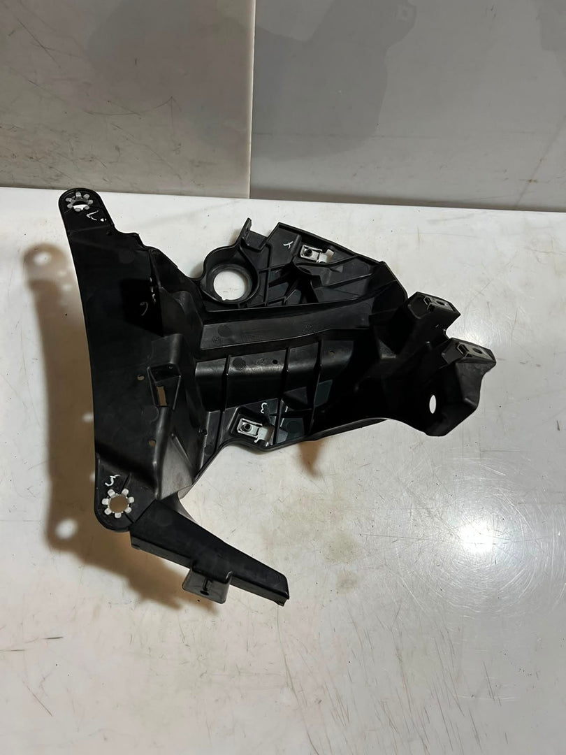 2013-2018 BMW X5 F15, F16, F85, and F86 Fender Module Mount Bracket Left 7294543