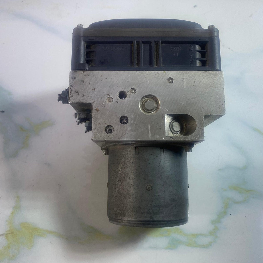 2007-2014 BMW X5 ABS DSC Hydraulic Pump Control Module 6854702