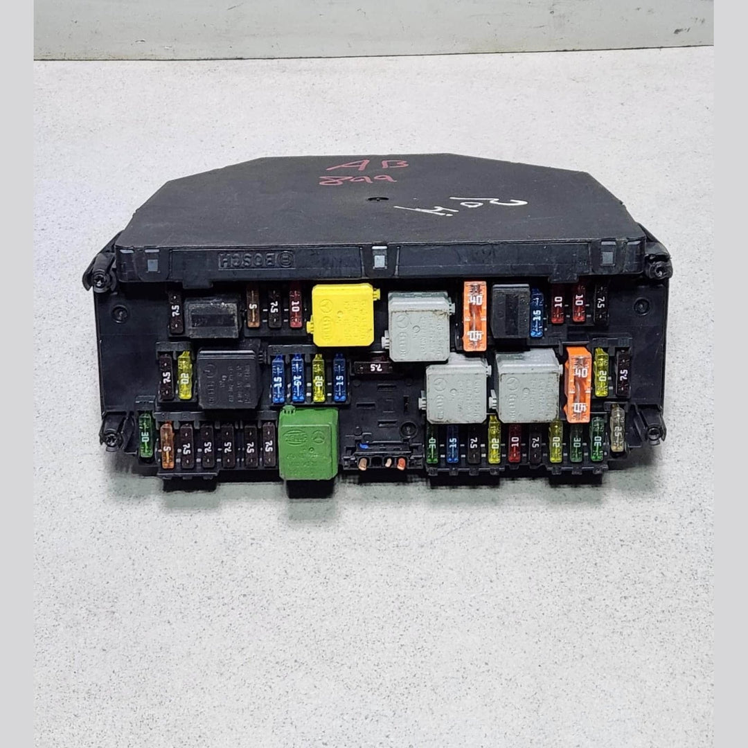 Mercedes-Benz C W204 Control Module Unit Sam Fuse Box A2129005622 