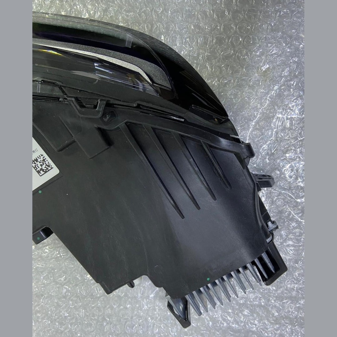 OEM BMW 7 Series G70 Headlight Upper LED Front 9879936 Right Side Used 15-20 km