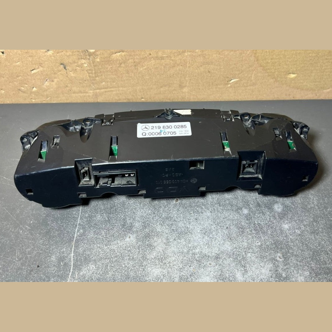 04-10 Mercedes-Benz W219 CLS A/C Heater Climate Control Panel A219 8300285