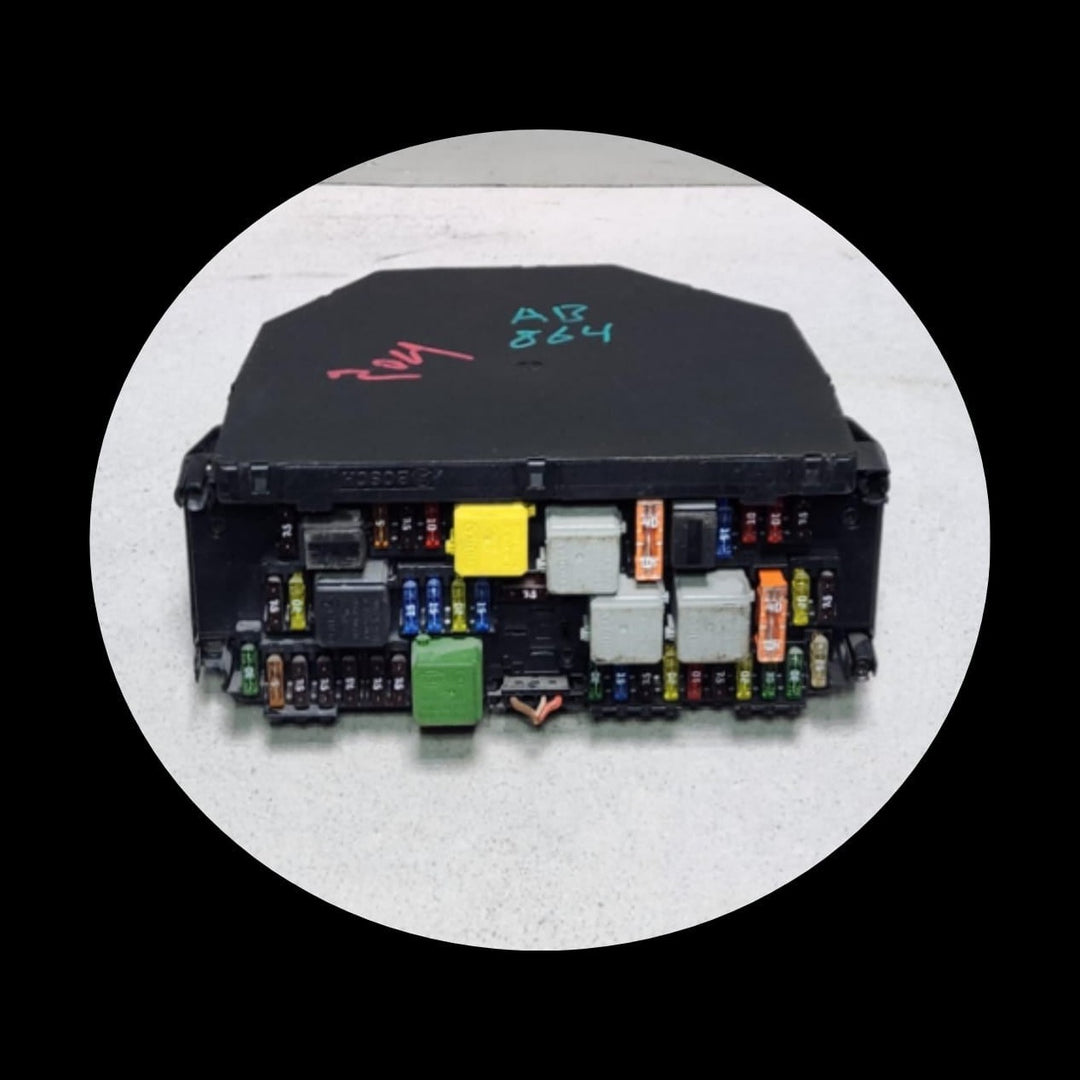 2010-2014 Mercedes-Benz C250 Front Sam Fuse Box Module A2129005812 W204 C250 