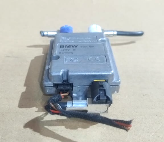 BMW F10  AUDIO AMPLIFIER & BLUETOOTH CTRL ANTENNA MODULES SET 9233592 / 9229740