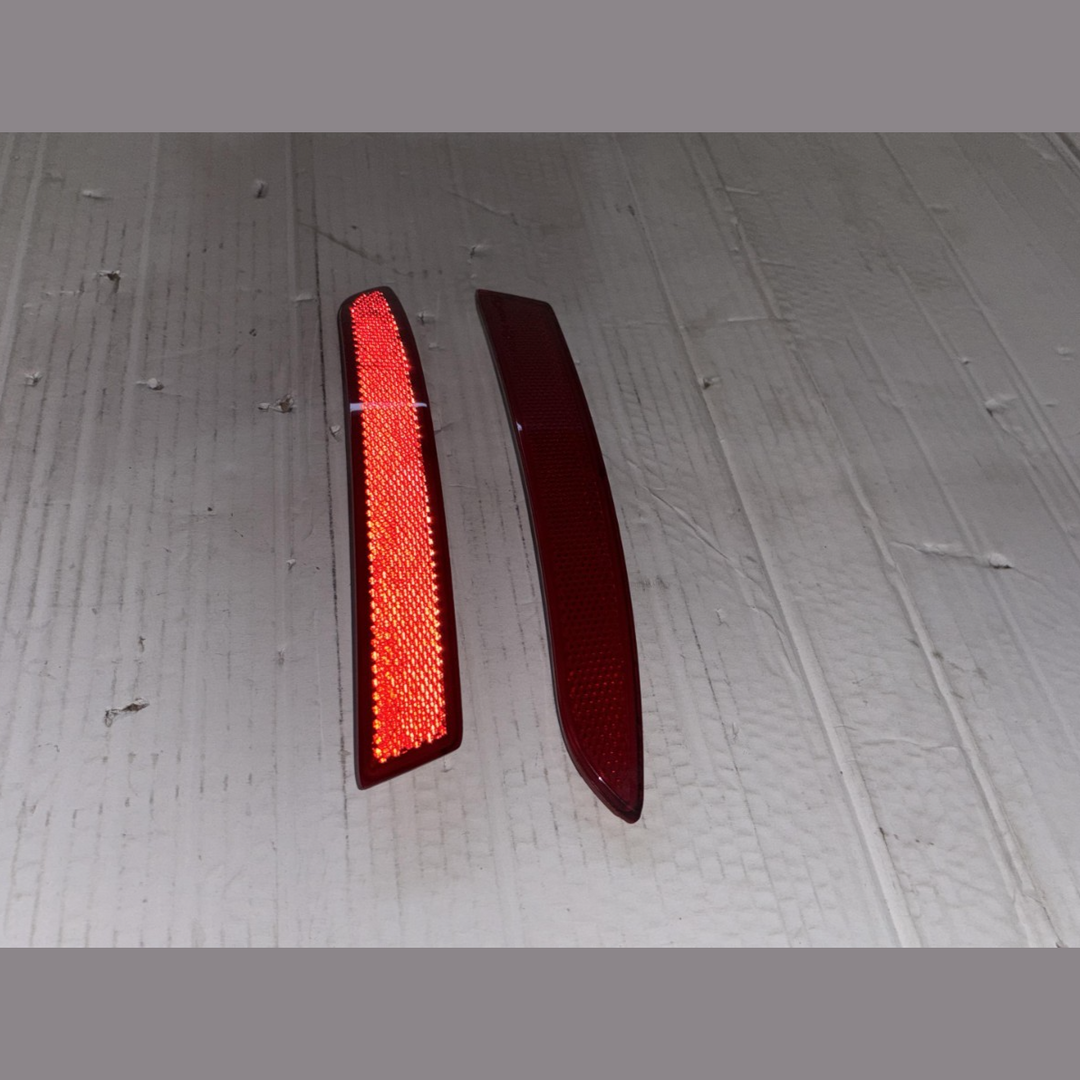 BMW F10 LCI REAR BUMPER REFLECTORS LEFT RIGHT 7318555 7318556 SET