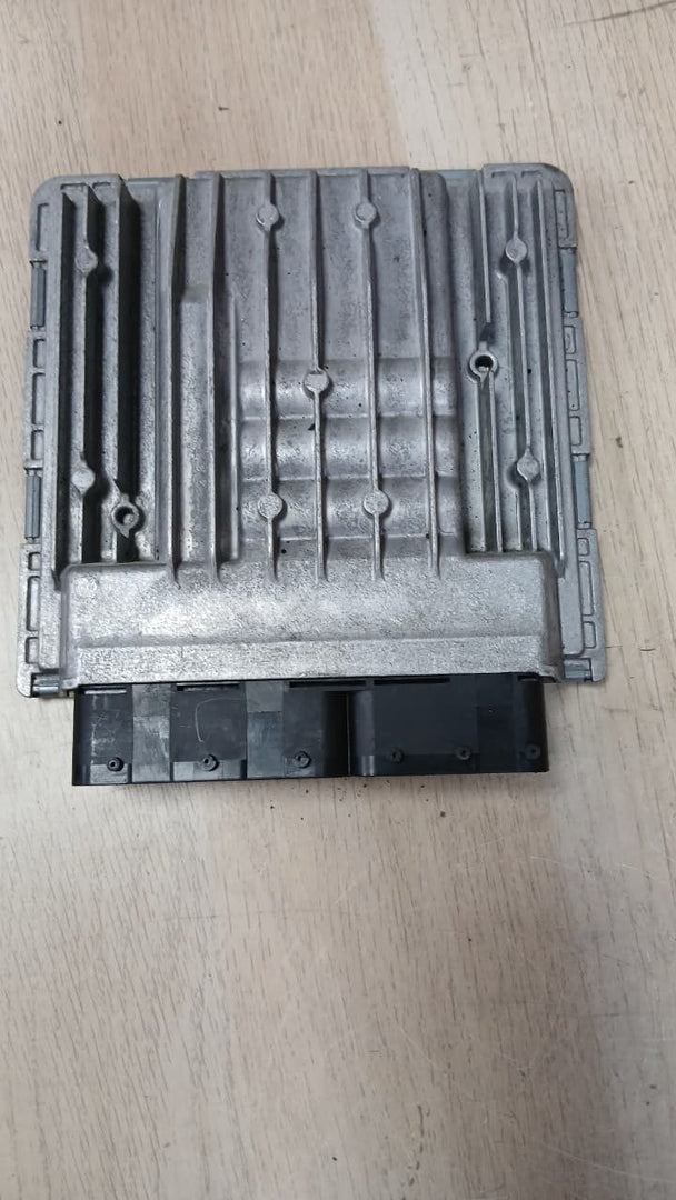2008-2011 BMW 128i Engine Control Module 7583526 with 3.0L N51 engine.