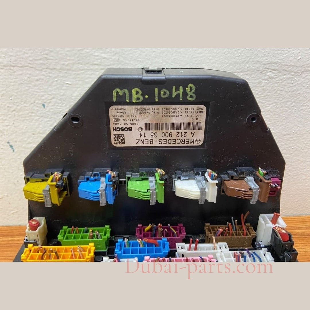 Mercedes-Benz Front SAM Fuse Box Control Module A2129003514  C-Class W204 W212