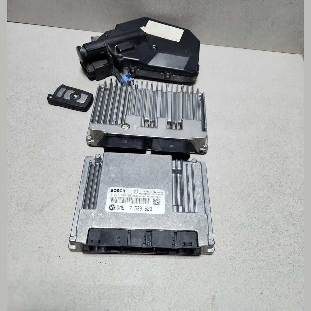 2002-2003 BMW 745i E65 Engine Control Module 7523523 ECU SET 