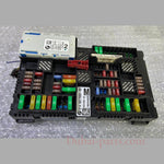 Bild in die Galerieansicht laden, OEM BMW 740 750 G11 G12 REAR POWER DISTRIBUTION FUSE RELAY BOX MODULE 9377503