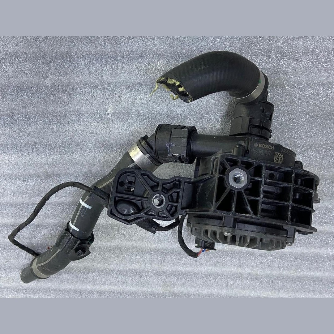 OEM BMW F70 F74 F78 U06 U11 U12 U10 LCI Auxiliary Water Pump 9455020 BOSCH
